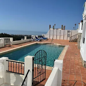 Precioso De Dos Plantas Con Vistas Frigiliana